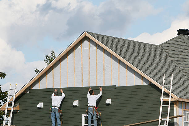 Professional Emergency Siding Repair technician working in Hopewell, NJ